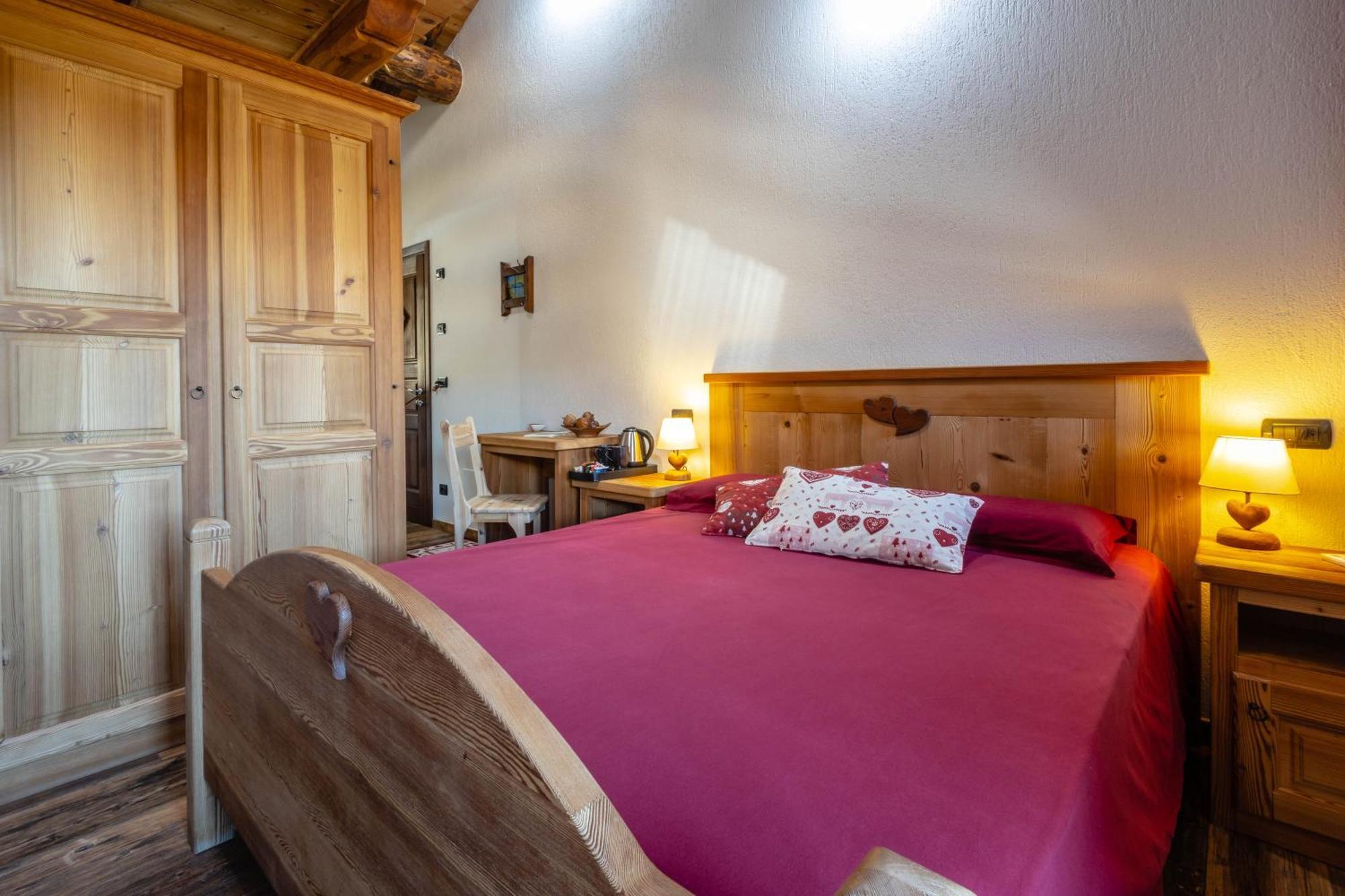 Le Coin Des Melezes - Nature & Trek - Camere In Baita Di Montagna Brusson Exterior photo