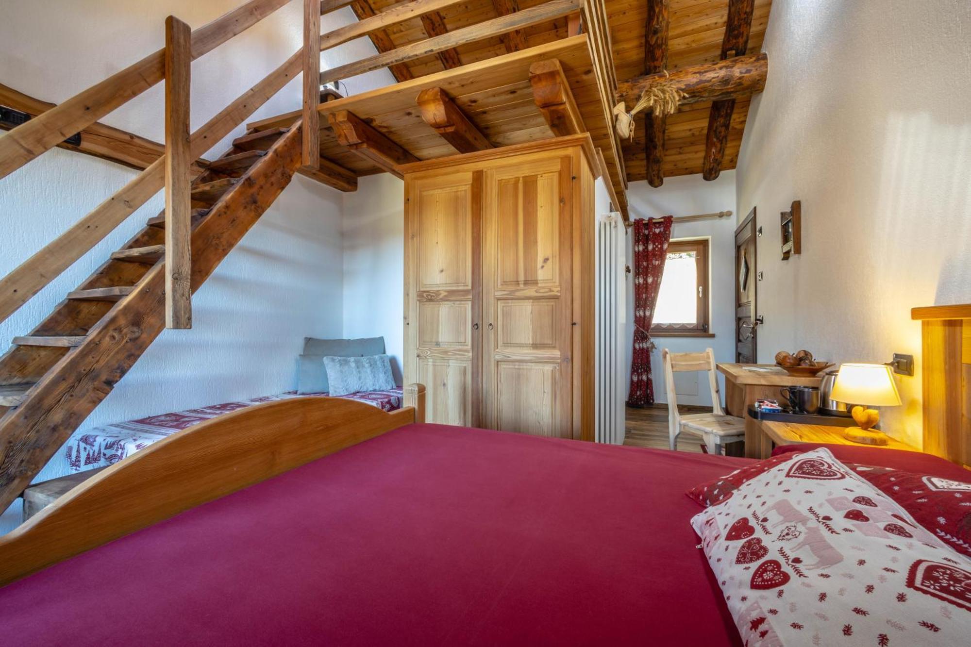 Le Coin Des Melezes - Nature & Trek - Camere In Baita Di Montagna Brusson Exterior photo